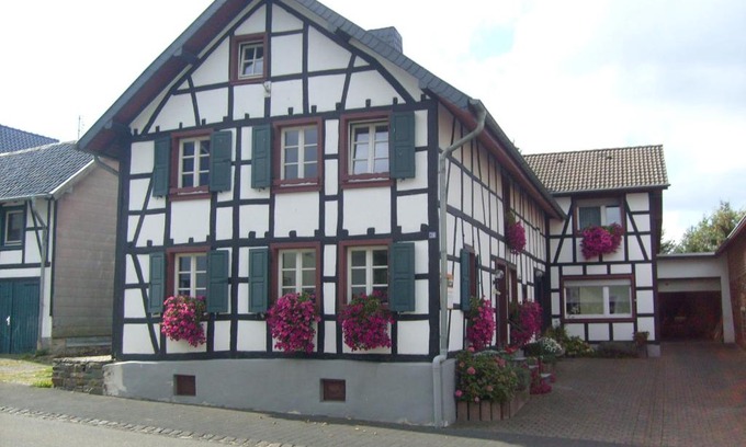 Schleiden Apartamento | Ferienwohnung Dürbaum
