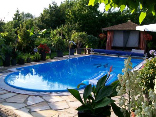 Saarn Apartamento | Ferienwohnung "Sanssouci", Mülheim Selbeck