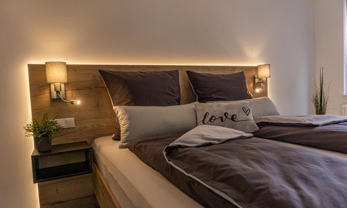 Schwemlingen Apartamento | Ferienwohnung Dorfbrunnen