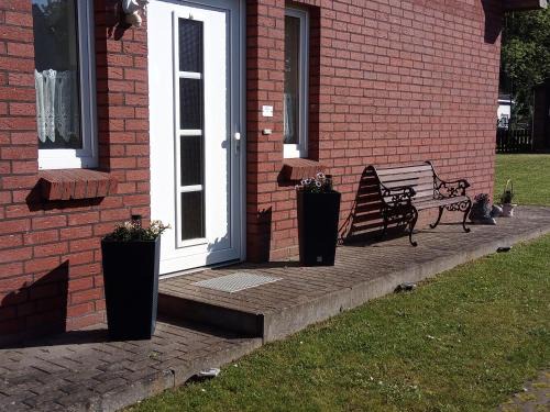 Kneese Dorf Apartamento | Ferienwohnung "Dorfidyll"