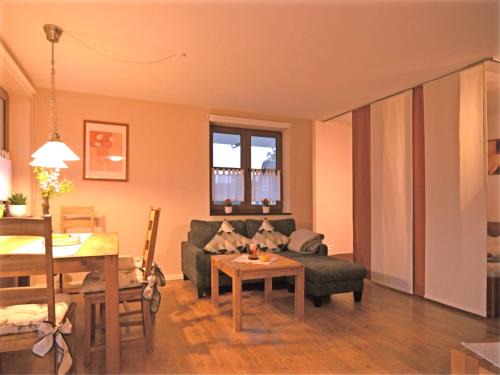 Brachthausen Apartamento | Ferienwohnung für 2 Personen in Kirchhundheim, cleaning included