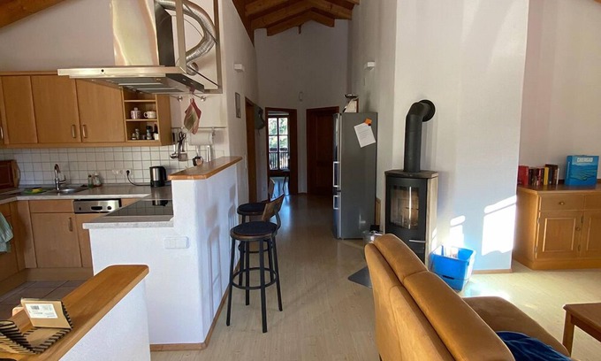 Siegsdorf Apartamento | Ferienwohnung Franziska, 75 qm, 2 Schlafzimmer, Balkon u. Terrasse, Wlan