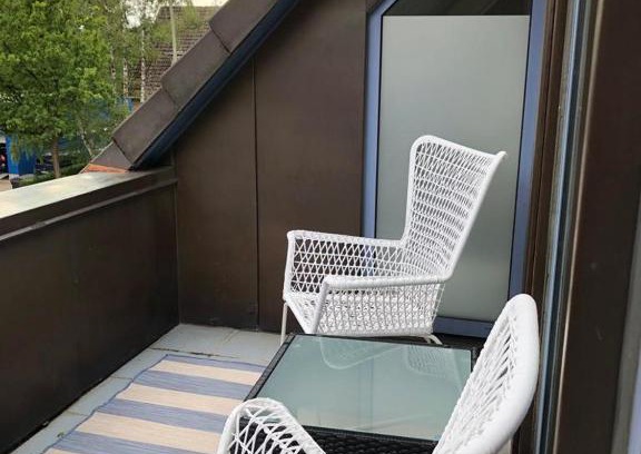 Hamburg-Barmbek Apartamento | Ferienwohnung Gipfelstube 50 a mit Balkon, gute Verkehrsanbindung