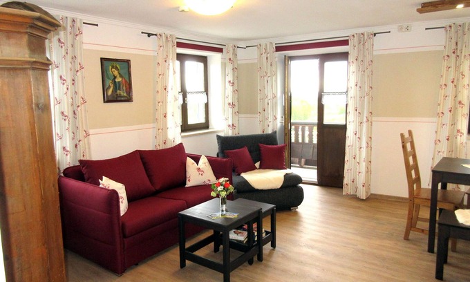 Wonneberg Apartamento | Ferienwohnung Gustl bis 3 Personen, Balkon, 47 qm