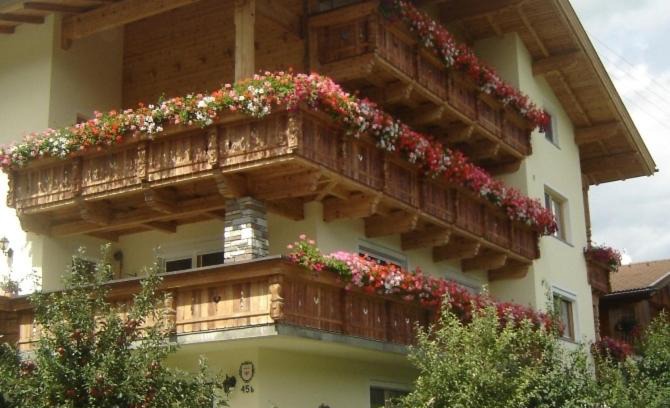 Ried im Zillertal Apartamento | Ferienwohnung Kainer Carina
