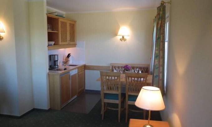 Alt Reddevitz Apartamento | Apartamento Karlshorst con cerca de 50 metros cuadrados, 1 habitación, capacidad máx. 4 personas