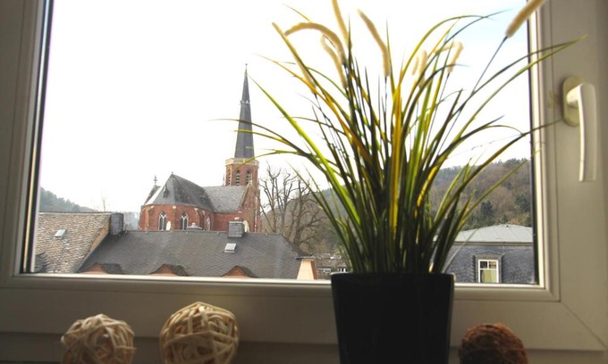 Euren Apartamento | Ferienwohnung Kirchturmblick Euren