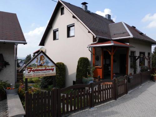 Oberweibach/Thur. Wald Apartamento | Ferienwohnung Langzettel