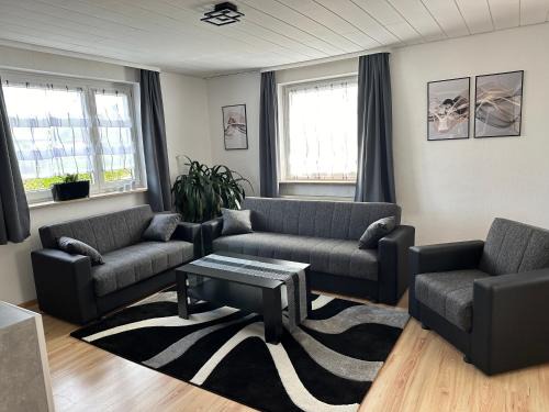 Zirndorf Apartamento | Ferienwohnung LiaWa314 mit Terrasse in Zirndorf-Lind - Nähe Playmobil FunPark und Nürnberg