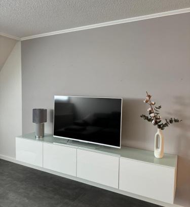 Ueß Apartamento | Ferienwohnung Maas