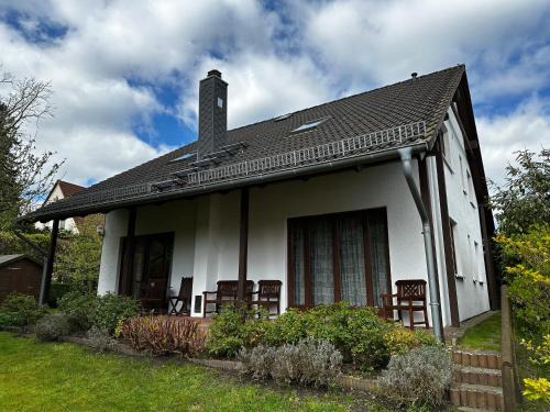 Putbus Apartamento | Ferienwohnung Milana, in einem Ferienhaus mit 3 Wohnungen in Putbus auf Rügen