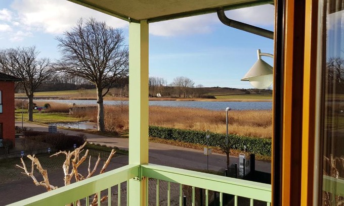 Neuensien Apartamento | Ferienwohnung mit Balkon und Seeblick im 1 OG