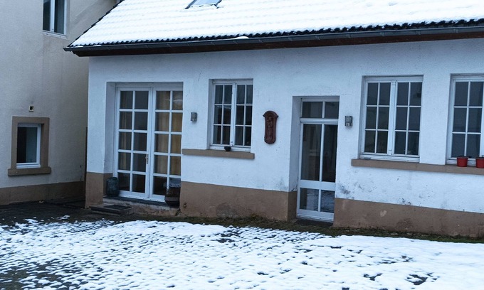 Obere Kyll Apartamento | Ferienwohnung mit Blick ins Grüne und Extravaganter Einrichtung