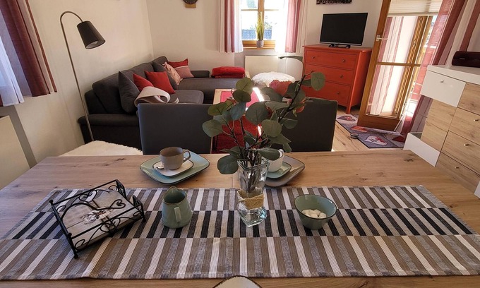 Kiefersfelden Apartamento | Ferienwohnung mit Separatem Schlafzimmer 60 qm