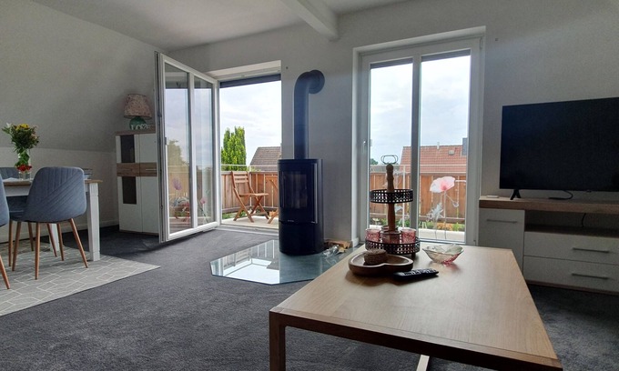 Moelln Apartamento | Ferienwohnung mit Kamin, Balkon, Boxspringbett, 3 Personen, See-und Waldnähe
