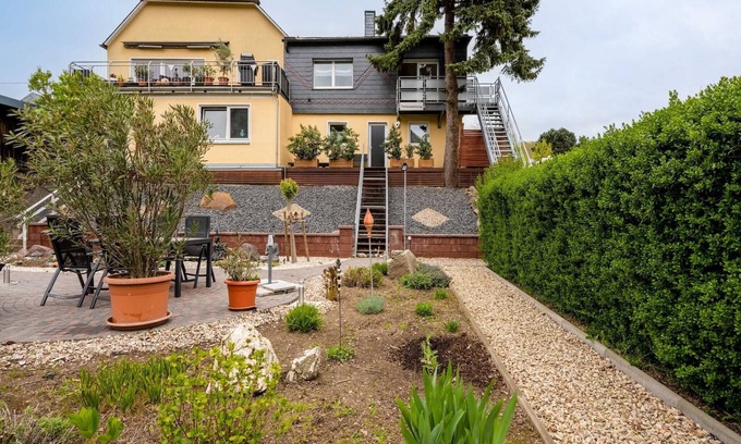 Dhron Apartamento | Retiro en el jardín con vista al estanque