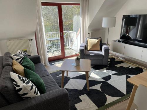 Gustow Apartamento | Ferienwohnung-Nils-Holgerson-mit-Balkon-zwischen-Strand-Wald-Wiese-im-Suedosten-der-Insel-Ruegen