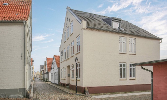 Zentrum Apartamento | Ferienwohnung "pole Poppenspäler" in Husum für bis zu 2 Personen