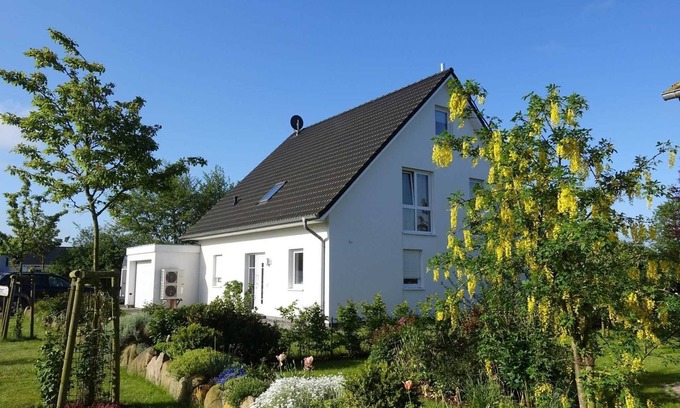 Hasselberg Apartamento | Ferienwohnung Regenbogenhaus - Ferienwohnung Regenbogenhaus: Tarifa especial de mayo y junio.