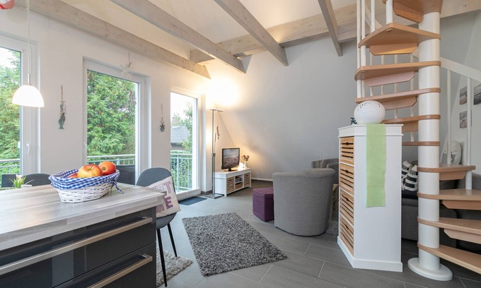 Lutt Kiepenbarg Apartamento | Ferienwohnung Sommerwind mit Balkon in Scharbeutz