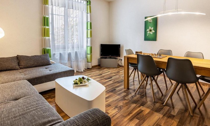 Altstadt Apartamento | Ferienwohnung Stachel B