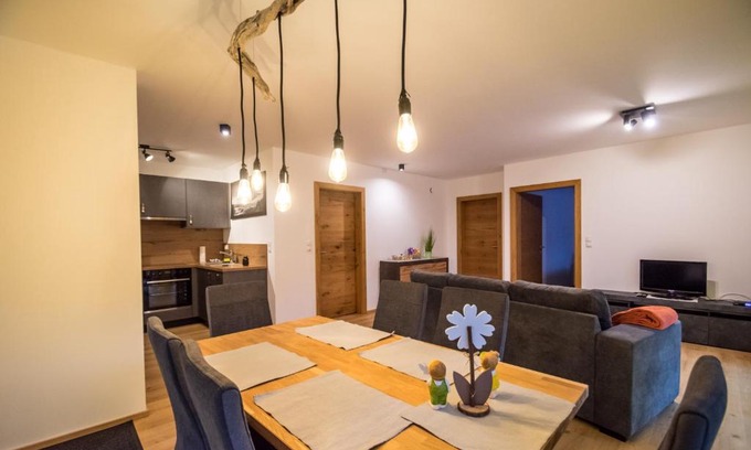Trins Apartamento | Ferienwohnung Strickner