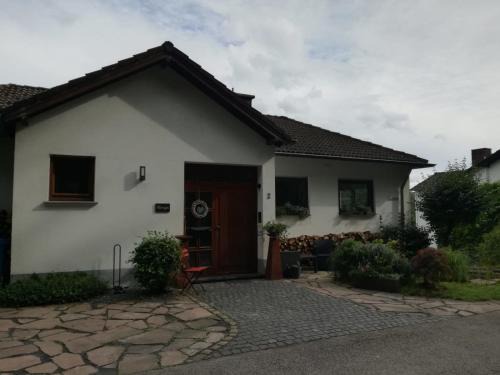 Pruem Apartamento | Ferienwohnung Tettenbusch in der Waldstadt Prüm Naturpark Eifel