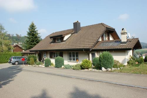 Rudolfstetten-Friedlisberg Cama Y Desayuno | Ferienwohnung und B&B Chasa Janett