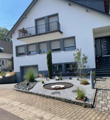 Losheim am See Apartamento | Ferienwohnung Waldeck