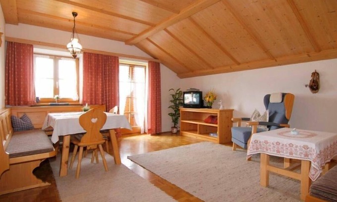 Bad Feilnbach Apartamento | Ferienwohnung Wendelstein bis 4 Personen, 75 qm, 2 Sep. Schlafräume, Balkon