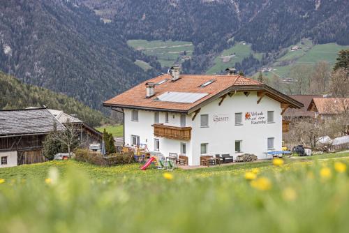 Terento Apartamento | Ferienwohnung Zirme Gasser