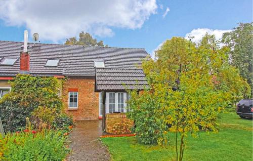 Mecklenburgische Kleinseenplatte Apartamento | Ferienwohnung Zirtow