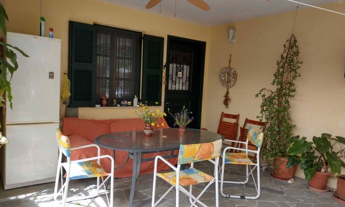 Asini Apartamento | Ferienwohnung Zwischen Orangenbäumen in Sehr Ruhiger Lage, 2km vom Meer Entfernt
