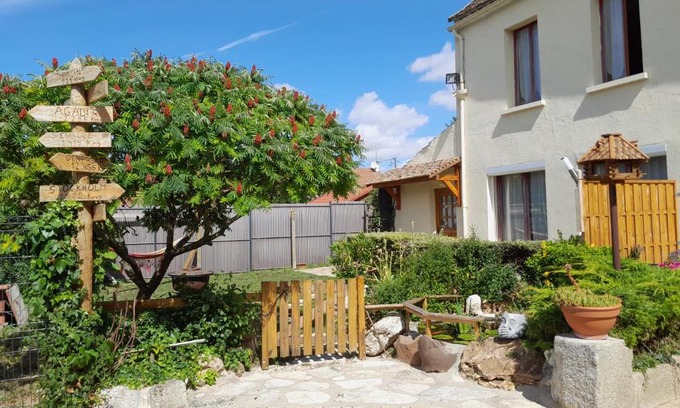 Neauphlette Apartamento | Ferme de Beaulieu, appartement avec jardin privatif