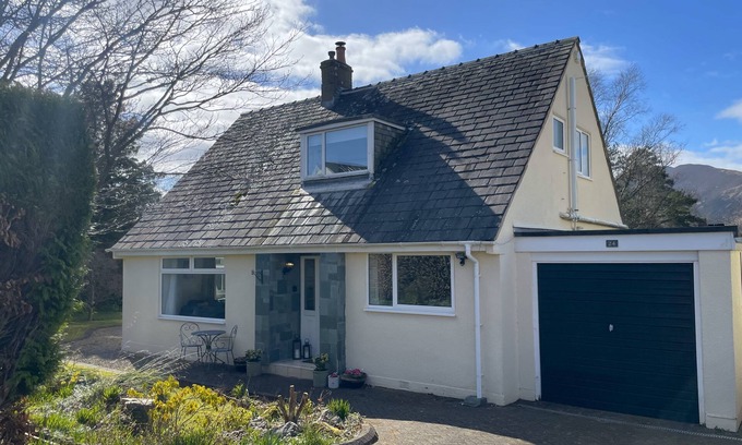 Portinscale Casa | Fern Cottage - a house that sleeps up to 7 guests in 4 bedrooms