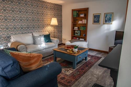 Hele Casa | Fern Cottage at Hewish Mill