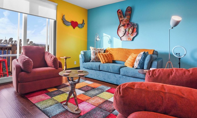 Katie Hill Neighborhood Casa | Fern Haven 13 – Sleeps 6 – Perfect Family Retreat