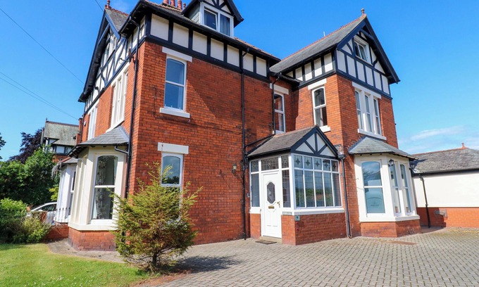 Carlisle Cabaña | FERN LEE, pet friendly, with hot tub in Carlisle