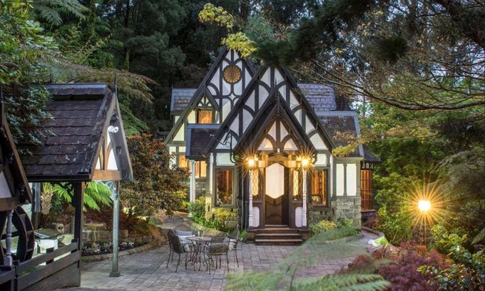 Kallista Casa | Fernhill Estate “ Gingerbread House”