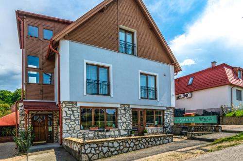 Csesznek Casa | Ferrata Vendégház