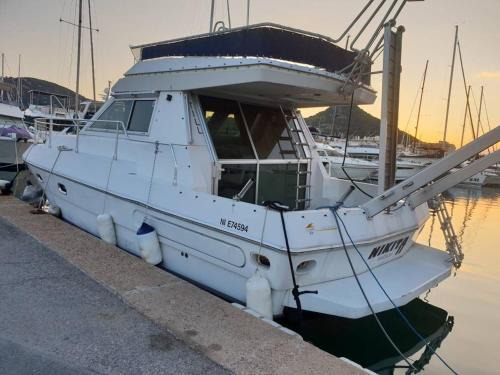 Cannes Old Town Alquiler De Eote | Ferretti 36 ' Bateau à Quai Vieux-Port Cannes Festival La Croisette