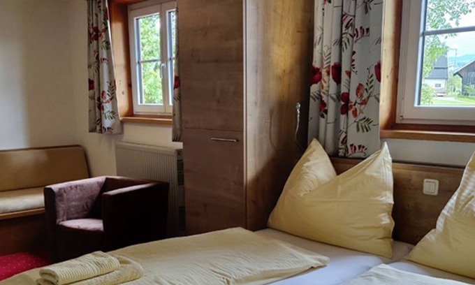 Sankt Georgen im Attergau Apartamento | Fewo Lichtenberg - Frühstückspension Holzapfel