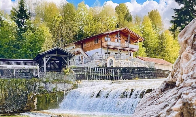 Kiefersfelden Apartamento | Fewo Bachperle mit Terrasse im Alpenlandhaus Zentral und Gleichzeitig Naturnah Gelegen
