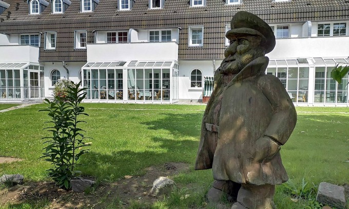 Wischuer Apartamento | Fewo Freya in der Ostseeresidenz Gendarm - Fewo freya mit Wintergarten und Großen Garten Nahe der