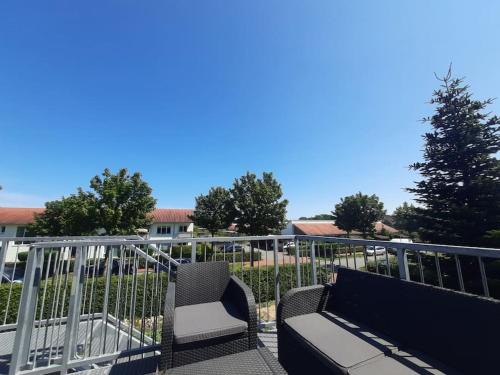 Flensburg Apartamento | FeWo Grüne Linie mit Balkon-Parken-Wallbox-TV-KoNi