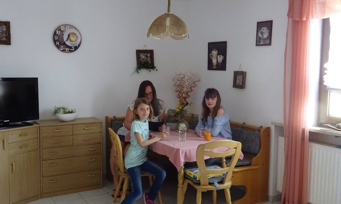 Muhr am See Apartamento | Apartamento con terraza soleada ideal para familias o ciclistas.