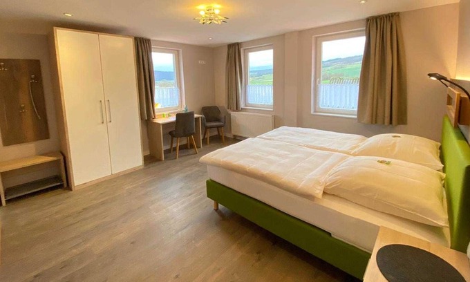 Oberweser Apartamento | FeWo Reinhardswald for 2 guests - holiday apartments Gasthaus Zum Lindenwirt
