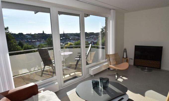 Flensburg Apartamento | fewo1846 - FoerdeView - luxuriöse Wohnung mit 2 Schlafzimmern und Balkon mit Hafenblick