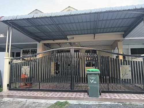 Batu Enam Apartamento | FF Lunas Homestay