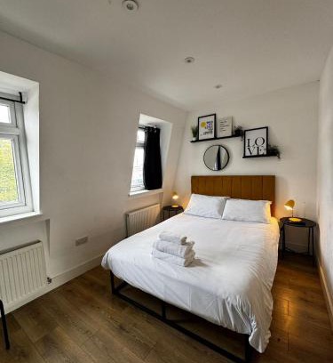 Livesey Hotel | FFN Property - Modern Ensuite Rooms with Kitchenette - Southwark, Great Location